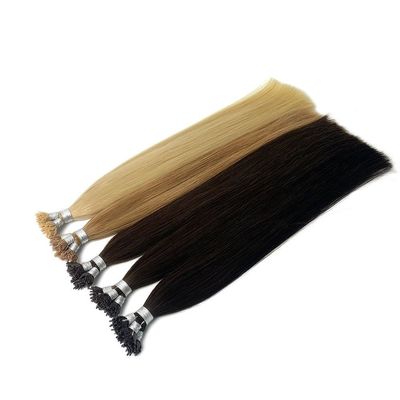 Los extremos gruesos de la cutícula doblemente dibujados, el cabello virgen pre-enlazado con queratina y la punta del cabello humano.