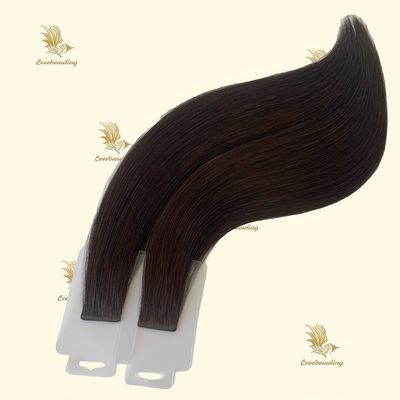 Pelo brasileño de color muti con extensiones de cabello de cinta delgada negra y chorro